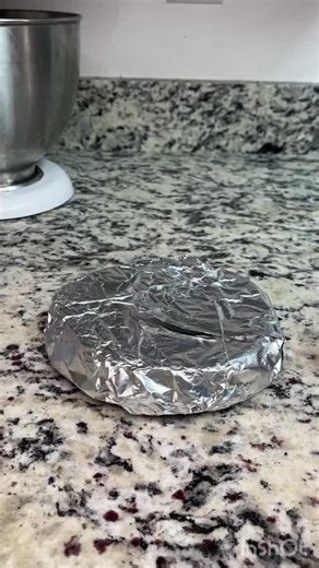 If you’re in a time crunch, making cakes ahead of time and freezing them makes things so much easier!! They freeze really well without losing taste or moisture. To bring it back to a good temperature for stacking, I put mine in the fridge overnight before unwrapping and stacking my cake. #utahbaker #customcakes #cakedecorating #explore #cake #reels #tipsandtricks #caketips #howto | Enna’s Cakes