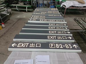 [Hot Item] Custom Commercial Pylon Sign Outdoor Illuminated Wayfinding Pylon Signage Petrol Station Gas Station Totem Sign