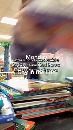 A Day in the Life of a School Librarian on the Busiest Monday