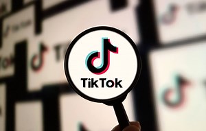 C’est quoi le « dusting challenge », cette tendance TikTok qui inquiète ?