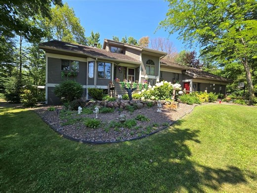 2715 Cherry Blossom Ln, Menomonie, WI 54751 - MLS 1598700 - Coldwell Banker