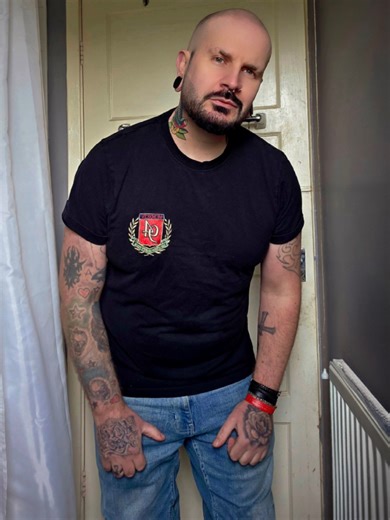 Wayne John Pritchard (@wayne_john13)’s videos with Villain - Smash Into Pieces