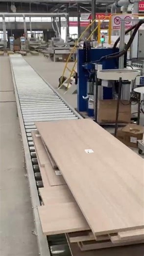 Furniture factory application - Light-duty powered ground roller conveyor machine