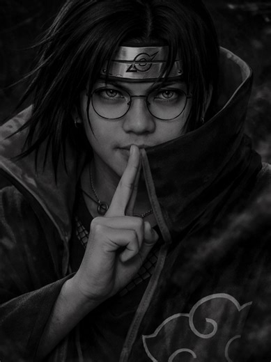 Cosplay of Uchiha Itachi in Ultra-Realistic Detail