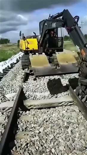 Fast Build Rail Tracks 😲