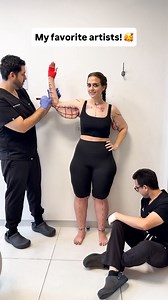 Surgeons marking the area before surgery is an important step that confirms exactly where they’re operating. Just one more way they keep things safe and precise! It does kind of feel like an art project though. Mostly because they are absolute ARTISTS! 😍 @drshawnmoshrefi and @drariamd are both incredibly skilled at what they do and their work truly is a form of art! I feel so taken care of by them and the whole @advancedlipedematreatment program team! They make a challenging time (surgery and r