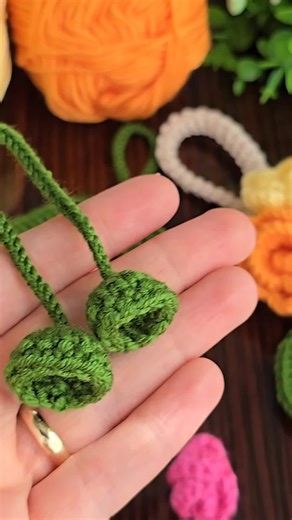 Create Beautiful Crochet Flowers with the Tunic Technique