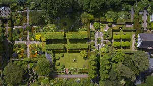 7.8K views · 315 reactions | Don't miss Great British Gardens with Carol Klein, starting tonight!  Every Monday, at 9pm, there's glorious gardens and gardening advice galore. Channel 5 | BBC Gardeners' World Magazine | Facebook