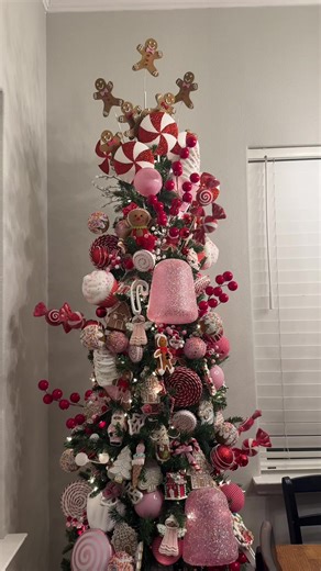 I love Christmas! I’m done with my gingerbread Christmas tree in my kitchen! The colors are red, pink, white. Ornaments from @Hobby Lobby @Homegoods @AtHome #gingerbreadtree#gingerbreadthemecorating #christmastreegingerbread