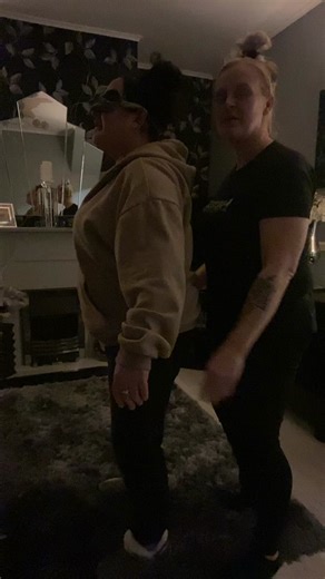 This trend needs to come back I can’t breath 😂😂😂 #chickendancechallenge #bringbackthistrend #chicken #dancing #dancingtrends2021 #fypツ #foryoupage #foryoupageofficiall #mychicken 😂😂