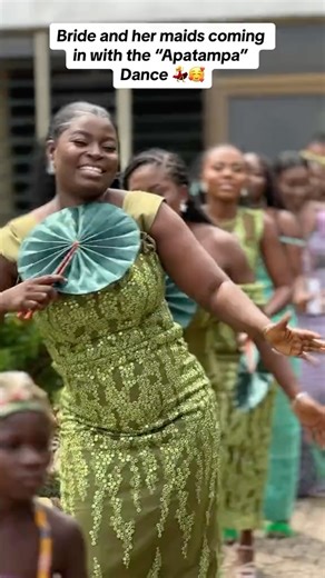 The Akan Index | Apatampa is a dance performed by the Fante’s in Ghana. Historically, It is believed that, the name of the dance was derived from an... | Instagram