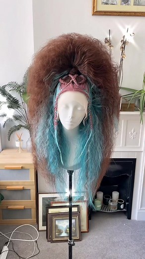 Did anyone call for big hair? #drag #stylist #wig
