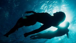 165K views · 3.6K reactions | Cédez à la tentation de Christian Grey dans le dernier volet de la saga  #CinquanteNuances Plus Claires, le 7 février en salles. Réservez ► https://shr.it/2c | Cinquante Nuances | Facebook