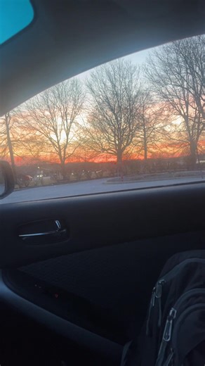 posting from drafts because I miss the sunsets from back home 😭🌅 #sunset #prettysky #fyp #sunsetgirl #homesick