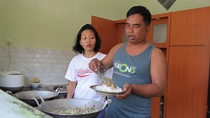 Di larang komplen !! Keburu lapar masaknya di tungguin bojo | IsaYang 123