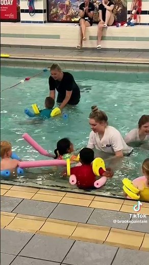 Come along to one of our SEQ Level 1 Swimming Assistant courses!