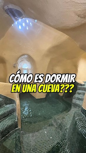 Hace un par de semanas estuvimos en estas cuevas en la provincia de Granada, una especie de aldea troglodita con cocina completa, wifi y chimenea y con una temperatura entre 18-20 grados tanto en verano como en invierno. También cuentan con spa, piscina y un restaurante también en el interior de una cueva. El sitio es súper tranquilo, ideal para desconectar. Tienen el único hamman dentro de una cueva y además, si te apetece moverte un poco tienes rutas de senderismo (el Negratín, sitios para hac