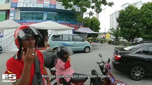 82K views · 547 shares | Tinggi bukan penghalang berniaga besarkan anak masuk ke universiti. Tonton video penuh di yotube FS Channel | FS Channel | Facebook