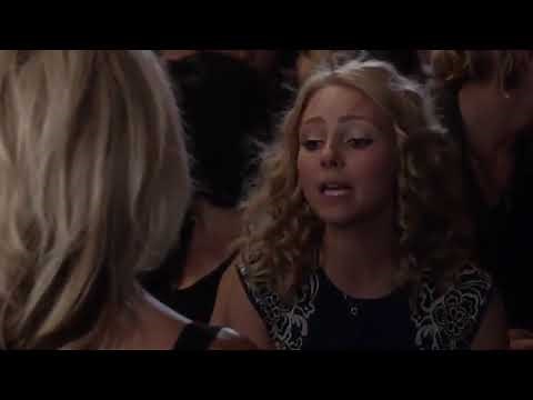 The Carrie Diaries | Carrie Meets Samantha
