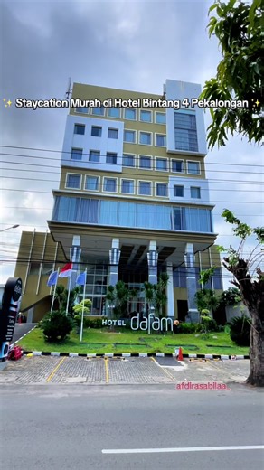 ✨ REVIEW HOTEL PEKALONGAN ✨ Staycation nyaman & murah di Artotel Wanderlust DAFAM Pekalongan 🏨💖 Hotel bintang 4 tapi harga mulai 200 ribuan 😍 📍 Alamat: Artotel Wanderlust DAFAM Pekalongan Jl. Urip Sumoharjo No.53, Podosugih, Kec. Pekalongan Barat, Kota Pekalongan, Jawa Tengah 😍 yang aku suka : ✔️ Kamar bersih & nyaman ✔️ Banyak pilihan tipe kamar ✔️ Sarapan enak ✔️ Lokasi strategis (Deket kuliner dan Wisata) 💸 Cara pakai voucher TikTok: 1️⃣ Klik tag lokasi hijau 2️⃣ Pilih kamar & tanggal 3