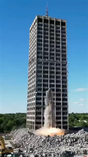 Reboot your soul: Disconnect to reconnect. 📵 Nature and genuine conversations await. Embrace a digital detox for a happier, healthier you. Link in bio for tips & support! 🔗 #digitaldetox #wellbeing #mindfulness | Tap In