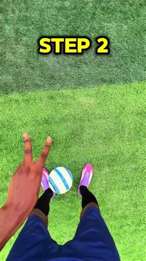 try skills 😲🦵🏻 #football #footballskillschallenge #freestylefootball #freestylefootball #soccer