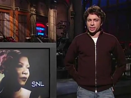 Queen Latifah Shines on SNL - October 9, 2004