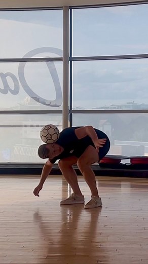 9.6K views · 146 reactions | Back to basics ! ⚽️邏 #freestylefootball #training #skills | Andrew Henderson | Facebook