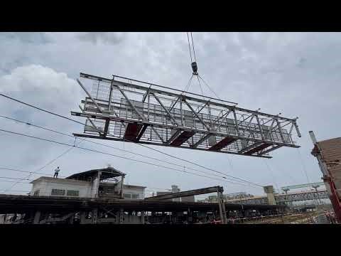 Watch the Surat Railway station Foot Over Bridge Dismantling Process Amazing Time-Lapse