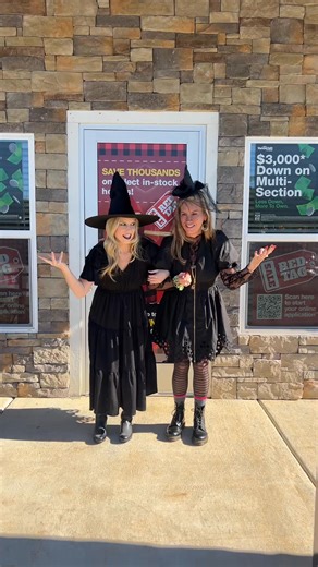 🧹✨ The Clayton Homes of Dothan crew put a spell on some wicked awesome deals! 💜🏡 | Clayton Homes of Dothan