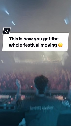 Festival Vibes: Get Everyone Moving with Techno Beats