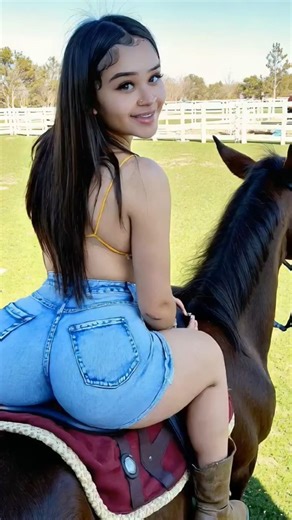 Beauty, curves, and pure skill - she rides that horse like a true pro 🐎🔥