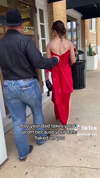 Dad-Daughter Prom: A Heartwarming Moment