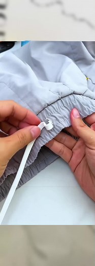 This versatile bending string tool is a game-changer! Perfect for threading through eyelets, elastic, lace, and ribbons, plus it doubles as a knot-tying assistant. An essential tool for all your crafting and sewing needs! #ThreadingTool #SewingEssentials #CraftingMadeEasy