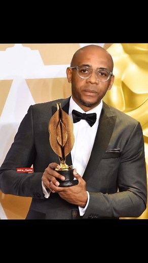 ዘመኑ የመላጣ ነውና minoxidil መቀባትህን ትተህ ፀጉርህን ተላጨው✂️🤝🧑‍🦲#baltazar #mira_facts #ethiopian_tik_tok #baltasar #habeshatiktok