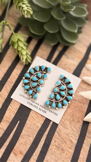Sometimes the most meaningful gifts come in the smallest boxes 🩵 #turquoisetradersdirect #sterlingsilver #sterlingsilverjewelry #turquoise #nativeamericanjewelry
