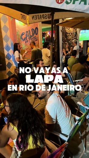 NO VAYAS A LAPA EN RÍO DE JANEIRO 🚫🇧🇷 ✅Acá te dejamos otras DIEZ opciones para conocer en Río de Janeiro a la noche. 🎉En Botafogo podés ir a la calle Arnaldo Quintela. Es un lugar muy “cool” y está de moda entre los jóvenes. Una opción más familiar en ese barrio es la plaza Nelson Mandela. 🍸En Leblon e Ipanema están las opciones más sofisticadas. Los precios suelen ser más elevados y son lugares un poco más “tranquilos”. Muy buenos para toda la familia! 🍻En Copacabana hay muchas opciones. 