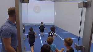 This is what what it’s all about! Having fun and and getting a new generation on the court. The excitement of the first kid on the court is priceless 😬 You can get in on the fun today at the BallsportArena Dresden | interactiveSQUASH