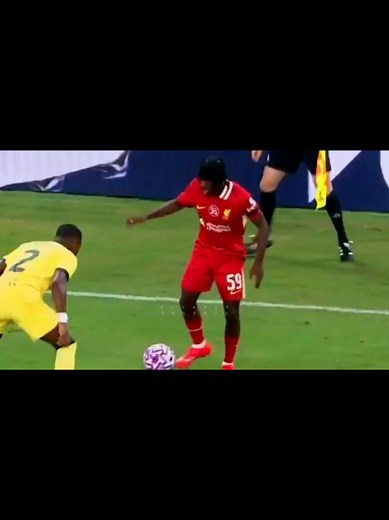 Debut de Pervis Estupiñán en AC Milan