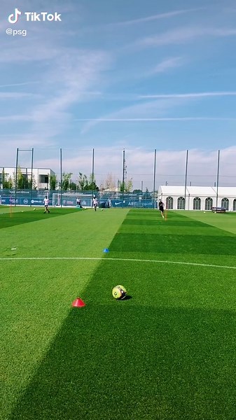 🤩📱 #FIRST #TRAINING #SESSION