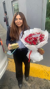 🚨 ALERTA: si no te gusta regalar rosas, este reel no es para ti 🌹😂 Porque hay detalles que no fallan, y este ramo buchonzote de rosas rojas lo comprueba 😍 🎉 Perfecto para cumpleaños, aniversarios o para pedir perdón (con estilo) 📍Entregas express en todo Nuevo León 📲 Pídelo por WhatsApp 👉 wa.me/528117987388￼ #RomeroFlowerShop #RosasRojas #FloresMonterrey #RamoBuchón #felizcumpleanos | Romero Flower Shop