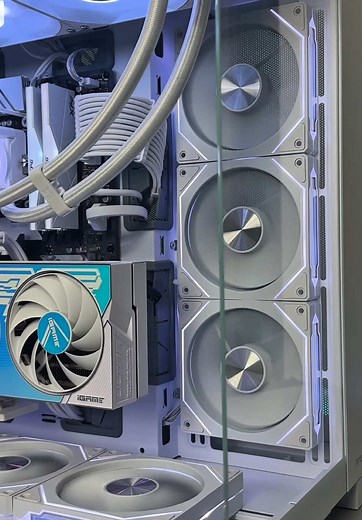 Antec C8: Xây dựng PC Gaming Full Trắng