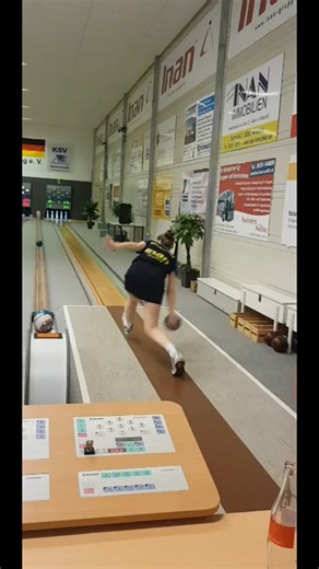 Kegelsportverein Helmstedt und Umgebung e.V. on Instagram: "🎳 Vorankündigung – 3. Spieltag der Bohle-Bezirksliga (Bezirk II Niedersachsen) Am kommenden Wochenende stehen für unseren KSV Helmstedt zwei wichtige Begegnungen auf dem Spielplan – und beide Teams freuen sich auf eure Unterstützung! 💙 🔥 Topspiel am Sonnabend, 22.11.2025 – 15:00 Uhr (Helmstedter Kegelsportanlage) KSV Helmstedt 1 vs. KSG Wolfenbüttel 2 Gipfeltreffen der bislang ungeschlagenen Teams! Unsere Jung-Nationalspieler:innen P