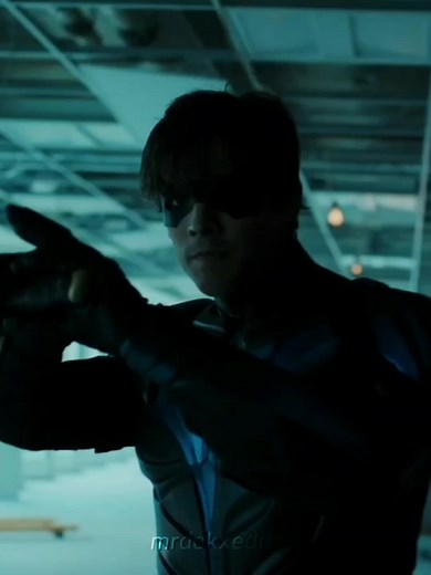 one of his best fight scenes. // ib: @oskar ♧ #nightwingc#robin #richardgrayson #titans #dc