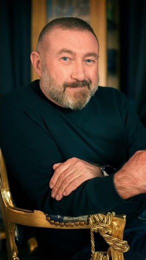 Premium Self Portraits with Hasselblad 907X