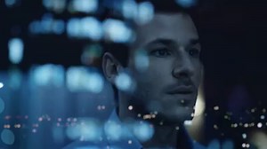Gaspard Ulliel is het gezicht van het nieuwe hoofdstuk van BLEU DE CHANEL Parfum. | CHANEL