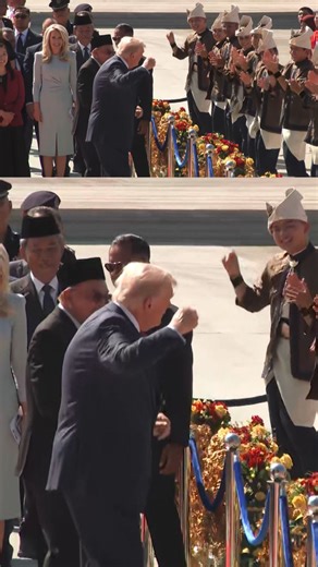 Trump dances on red carpet as he arrives in Malaysia