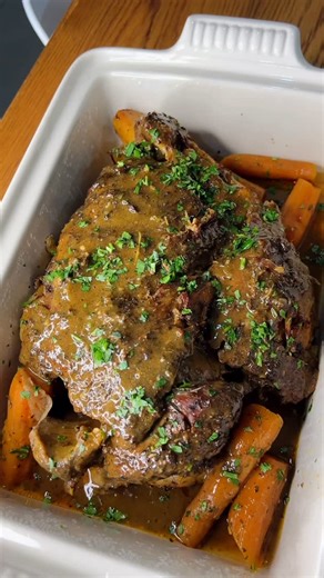 Priyanka Govender | Slow Cooked Roast Leg Of Lamb Recipe This slow-cooked roast leg of lamb is going to be a game changer for festive table! It’s tender,... | Instagram