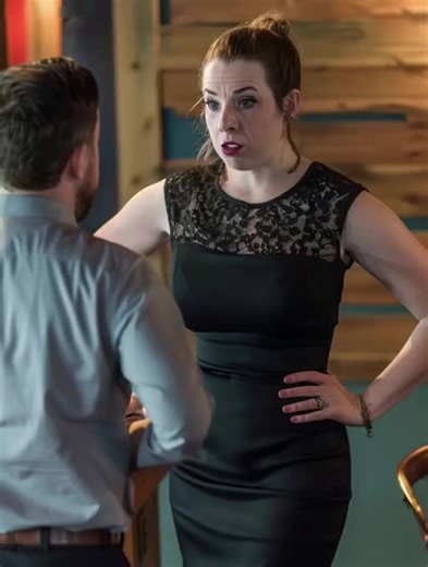 2.4K views | A Rude Guest Demanded a Free Table at ‘Her Friend’s’...