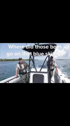 Cant catch me 😎 #carolinaskiff #skifflife #ComeDanceWithMe